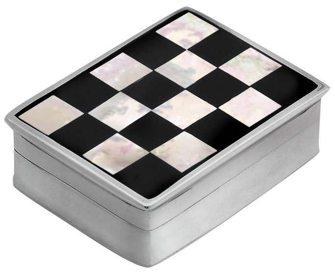 Onyx &amp; Mother of Pearl Checked Pill Box
Shop now:
ow.ly/NhM030aAJdN
#pillbox
#onyx&amp;motherofpearl
#checked
#sterlingsilver
#gift
