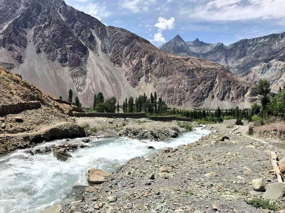 LifeLensScape's tweet photo. #Punial: a mountainous valley situated at an elevation of about 5000–9000 feet. Pleasant weather and a hospitable populace having an area of about 35,900 km².
#GhizerDistrict #GilgitBaltistan #MyBeautifulPakistan #ExplorePakistan
#ColorsofPakistan https://t.co/L9vcCH0LYE