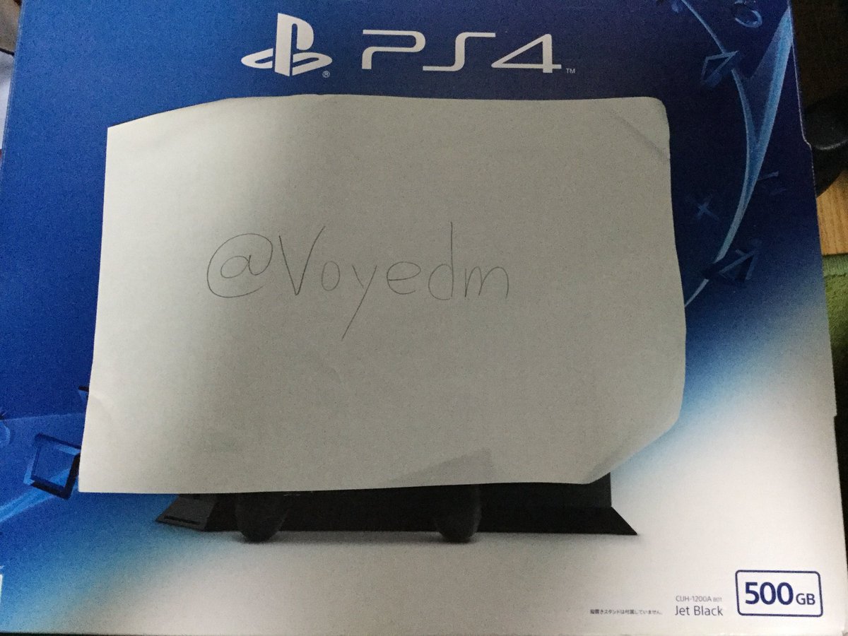 Voyedm's tweet photo. PS4からPCに移行するのでPS4売ります！
型番は初期の物で500GBです
正常に動作します！
お支払いはAmazinギフト1万5千円円でお願いします！
本体と電源コード、コントローラー、HDMIケーブル全て付属しています！
欲しい方dmどうぞ！値段は交渉次第で少し安くするかもしれないです！
#PS4販売 #PS4 https://t.co/d74RFllu98