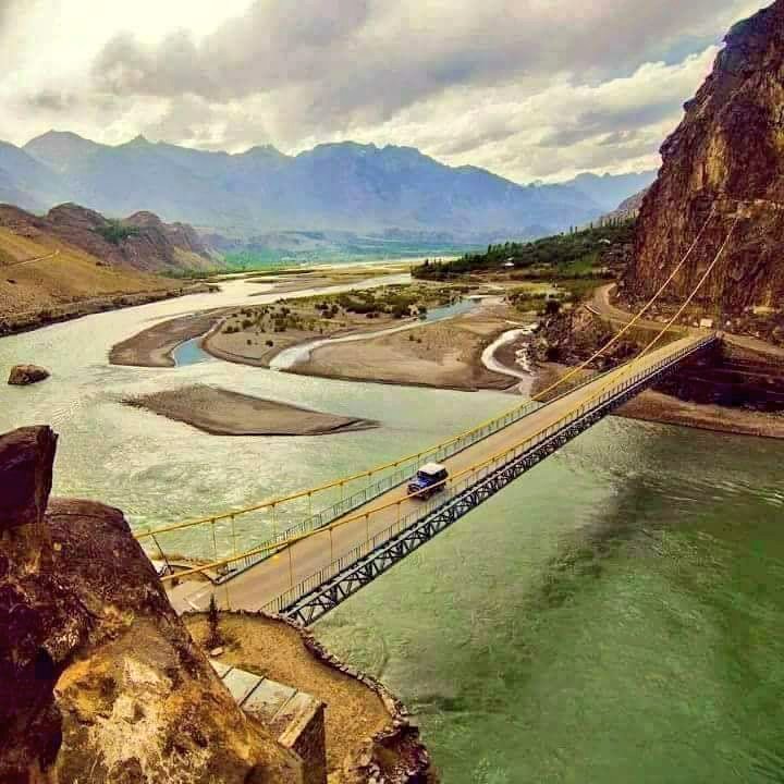 LifeLensScape's tweet photo. #Punial: a mountainous valley situated at an elevation of about 5000–9000 feet. Pleasant weather and a hospitable populace having an area of about 35,900 km².
#GhizerDistrict #GilgitBaltistan #MyBeautifulPakistan #ExplorePakistan
#ColorsofPakistan https://t.co/L9vcCH0LYE