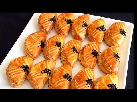 (Bayatlamayan Poğaça Tarifi) - Her eve lazım olan bir poğaça. Bayatlamayan poğaça tarifini deneyin ve acil durumlarda imdada yetişen, sizi paniklemekten kurtaran poğaç... - yemekmektebi.com/bayatlamayan-p…