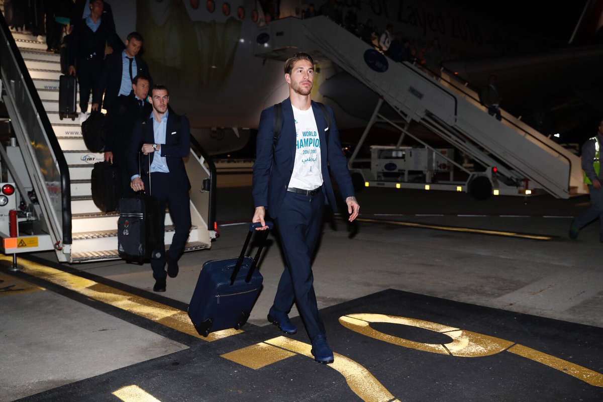 🛬🇪🇸🏆 #RMCWC
¡Los campeones del Mundial de Clubes ya están en Madrid! 

#HalaMadrid