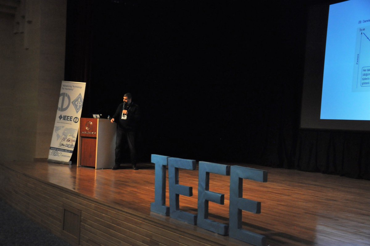 Prof. Dr. Ergi Deniz Özsoy hocamız Yaşamın Derin Tarihinden Yansımalar: Canlı Evrimi ve Evrimsel Biyoloji sunumu ile sahnede. 

#ieee #bilimanadoluda #ergidenizözsoy @anadoluieee  <a href="/ergideniz/">Ergi Deniz Özsoy</a>