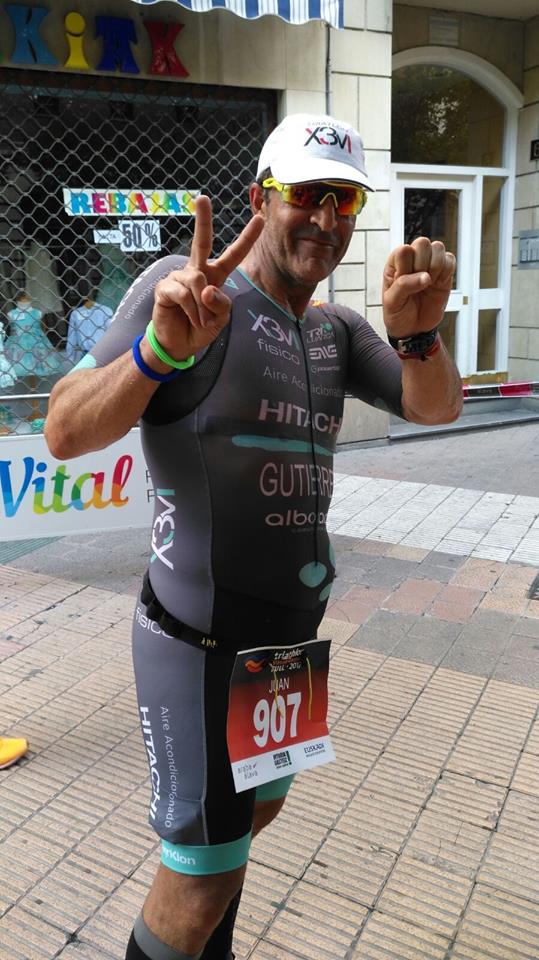 X3MTri's tweet photo. Día 17 🐎 Hoy es el día de JUAN, nuestro #BOSSX3M. El que tira siempre del carro, comiéndose kms y sacando la cara por todos ante cualquier injusticia en carretera. Muchas felicidades de la gran familia #X3M!!!! #orgullodex3m #calendariodeadvientox3m https://t.co/Bvbp1UAHvp