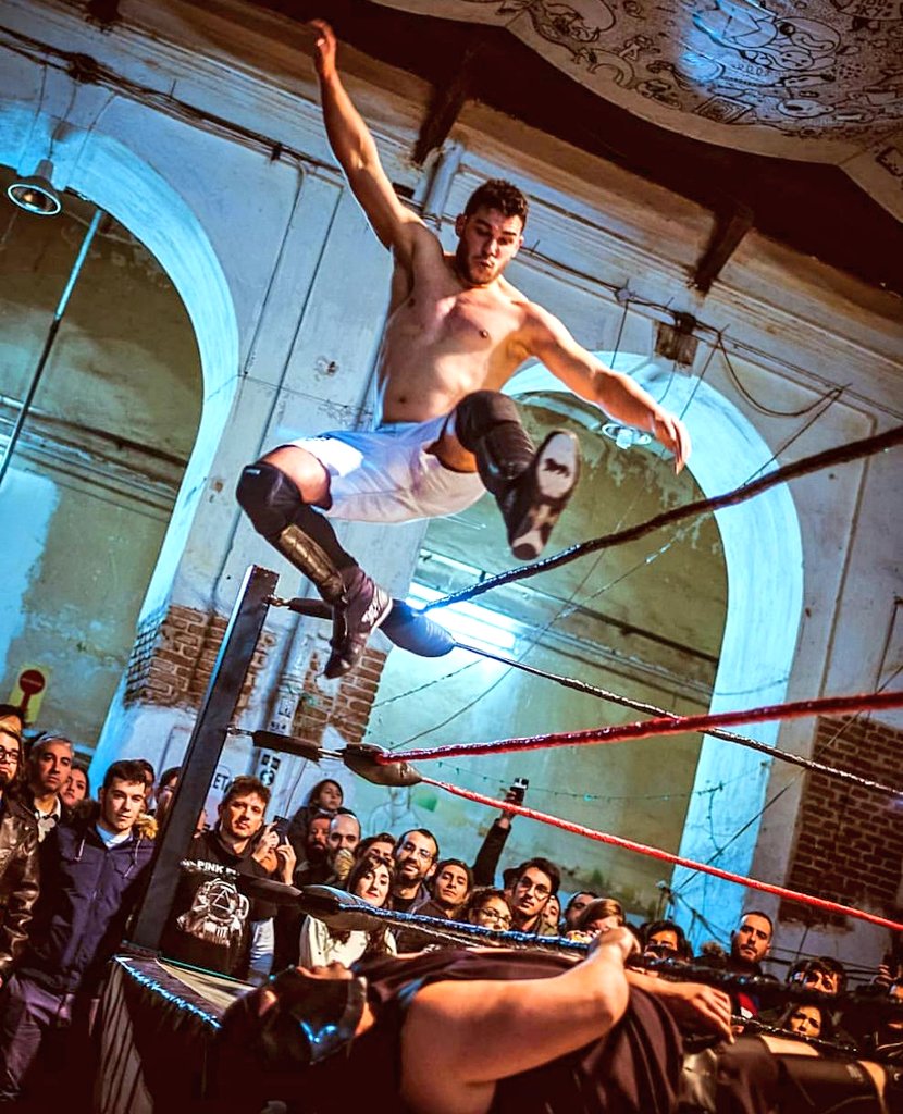adrianwrest's tweet photo. Photo-Drop 💀🏔🕺 #wrestling #wrestlers #legdrop #ring #fitness #fit #madrid #barcelona #TagAttack #destroy #sacrifice #TheyCallMeMountain
📸: Alisandro Leon https://t.co/tRf2qF3WPV