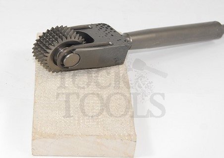 RockandTools's tweet photo. Code Discount THX2017 Active! 5 % all products :) happy new 2018 https://t.co/zDb4pxE5VR #sculpture #art #tools #escultores #canteros #Sculptors #piedra #stone #carving #pierre #outils #piedra #tallar #gallery #regalos #gifts #HappyNewYear https://t.co/6nGwBECPXJ