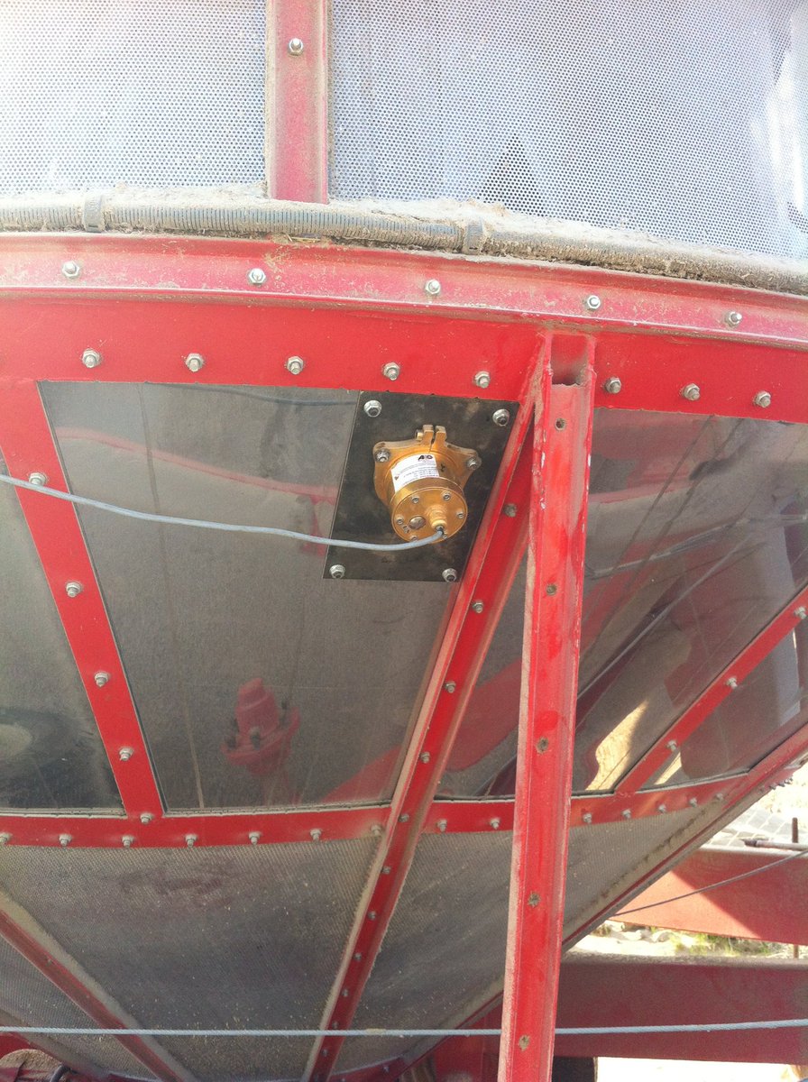 moisture_sensor's tweet image. Moisture measurement in grain #drying silo for detecting the #watercontent of #rice or #grain --&amp;gt;
acoweb.de/feuchtemessung… --&amp;gt;
#grainindustry #industrialdesign #grainproduction #fooodindustry #agriculture #grainhandling