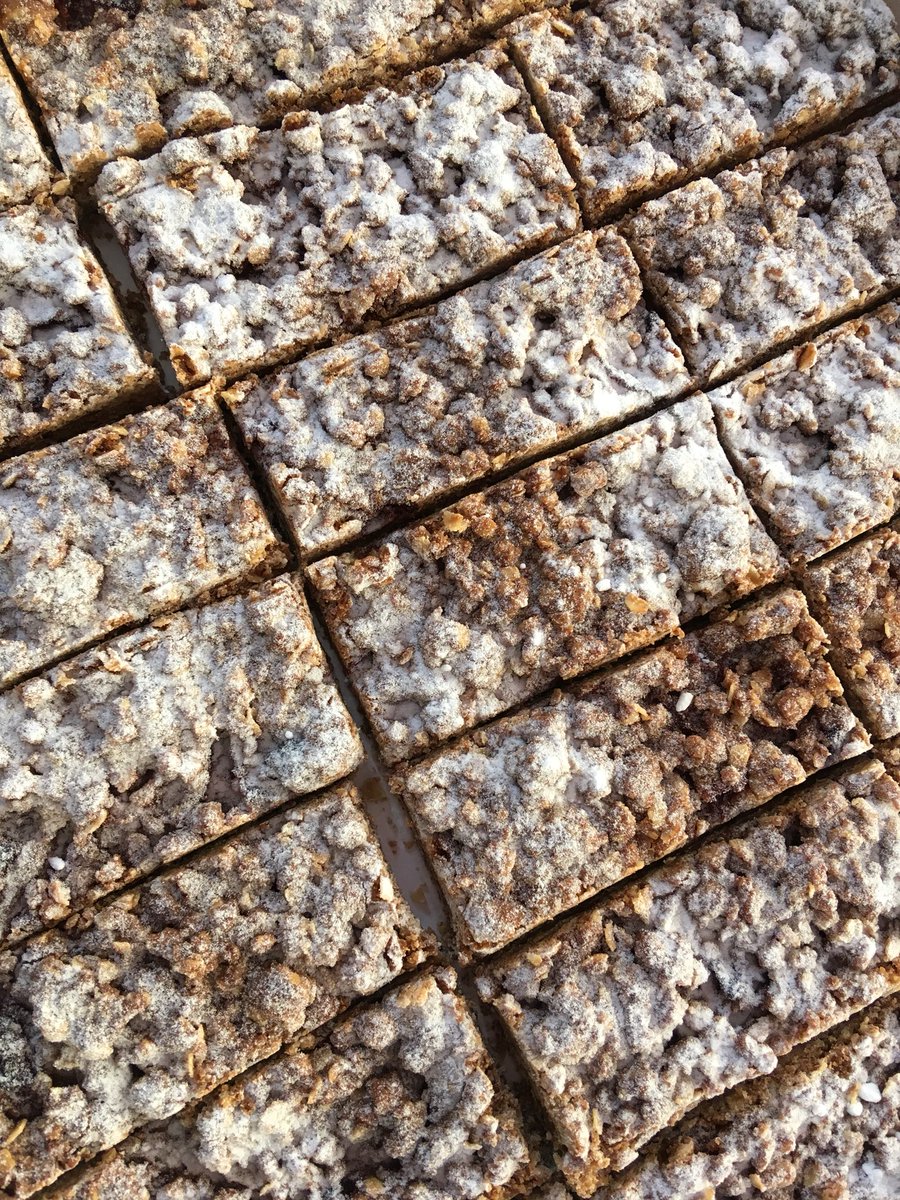 Vandaag heel veel lekkere dingen op de kerstmarkt. Allemaal uit onze eigen kleine bakkerij. Opbrengst voor #SeriousRequest