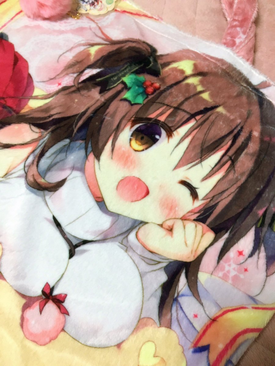 「今回のトートバッグは冬らしくもふもふにしてみましたー!❄️もふもふキーホルダーと」|ぱん🍞のイラスト