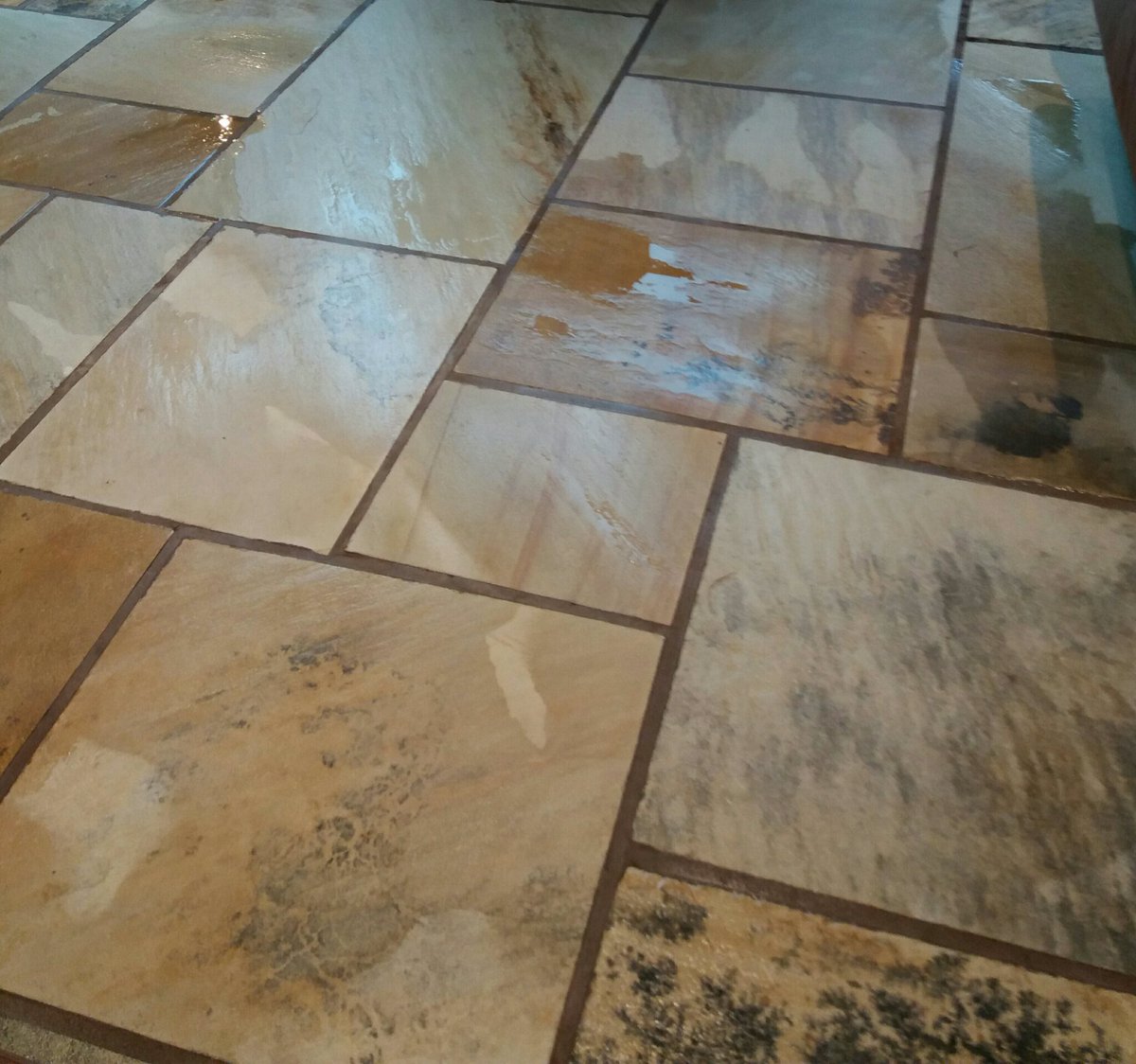 BaronCleaning's tweet photo. Helping you to clean your stone or tile floor. Baron cleaning services 01200 426516
#flooring #carpetcleaning #Tile #Cleaning https://t.co/fedzjmZxLF