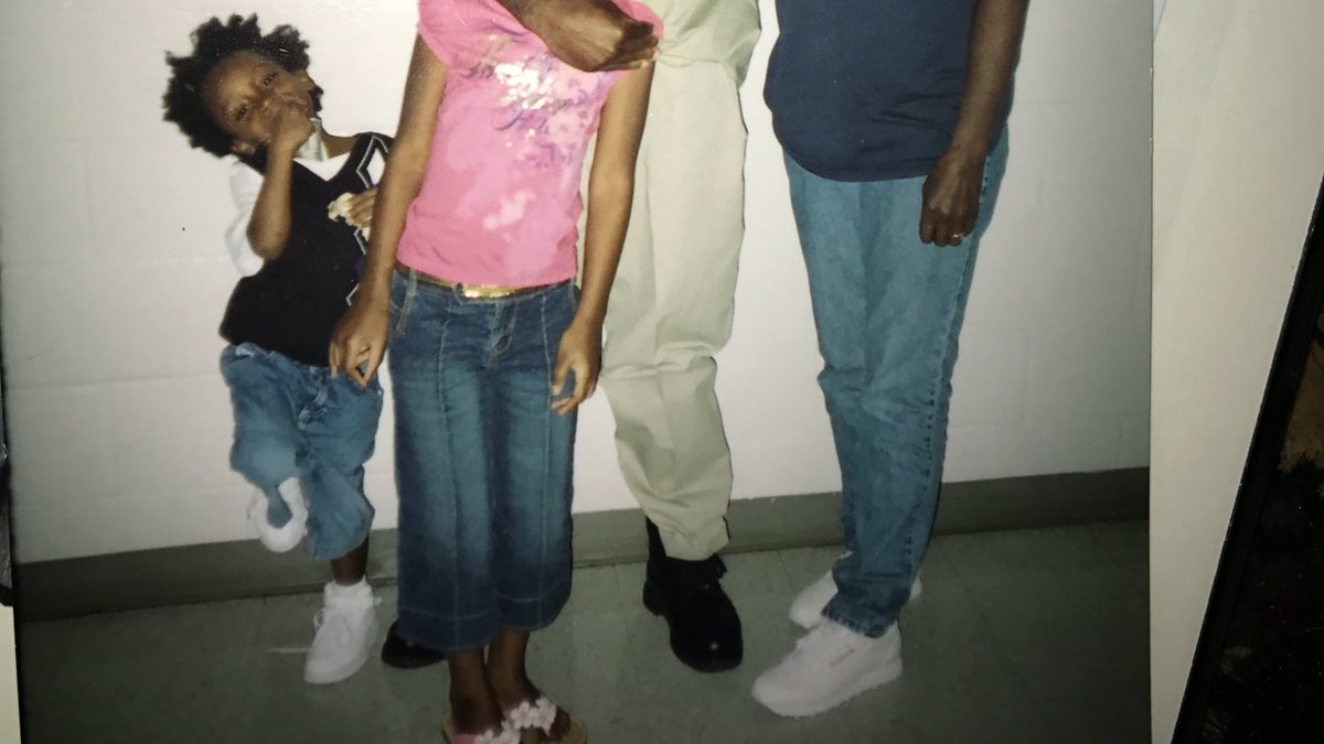 thatsDAE_8's tweet photo. HAPPY G DAY TOOOO MY FUCKIN FAVORITE😍😩🎱💉💪🏾 I LOVE YOU SOOO MUCH!!! M🤑NEY G🤑🤑D so enjoy ya day baby!!! #FamOverEverthing! #BloodBrother #BeenThatWay! 🔐🎉🎉🎉 right or wrong im ridin 4everrrr! @fym_beezy8💰 https://t.co/ktWyQfvldG