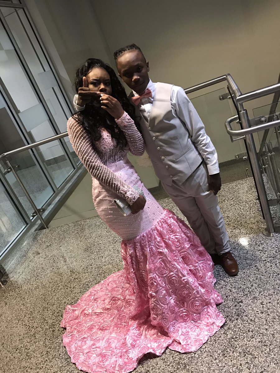 thatsDAE_8's tweet photo. HAPPY G DAY TOOOO MY FUCKIN FAVORITE😍😩🎱💉💪🏾 I LOVE YOU SOOO MUCH!!! M🤑NEY G🤑🤑D so enjoy ya day baby!!! #FamOverEverthing! #BloodBrother #BeenThatWay! 🔐🎉🎉🎉 right or wrong im ridin 4everrrr! @fym_beezy8💰 https://t.co/ktWyQfvldG