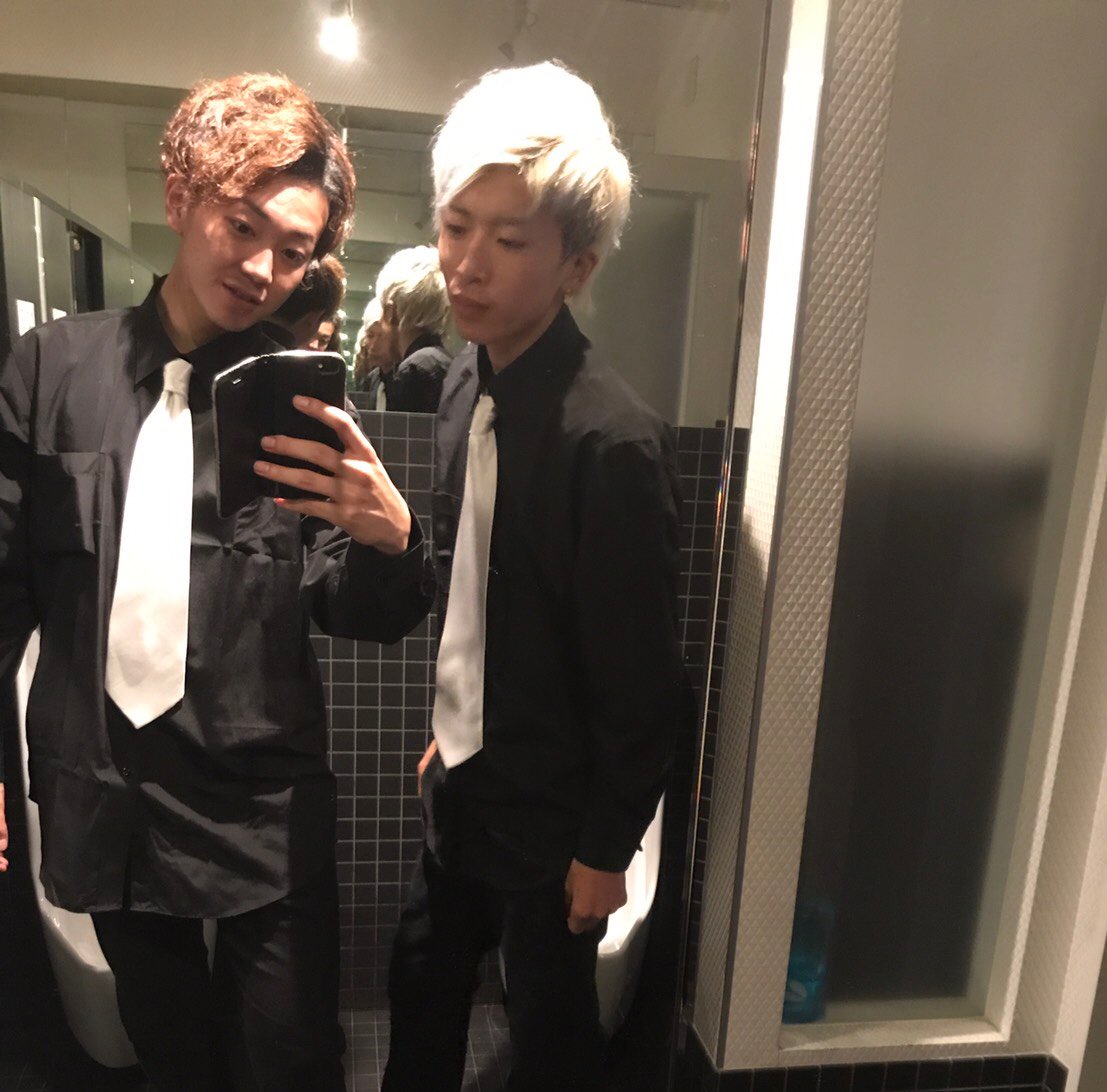xxobby33's tweet photo. おそろしや
夢みたい

社長、銀太、まる、脇とチューしたけどふぉいはしてくれんかった😭

銀太とふぉいは俺らのこと覚えてくれとったしもう感無量です。

2日間ありがとう

#レペゼン地球#香川#LIVE https://t.co/QJfB3RKoMy
