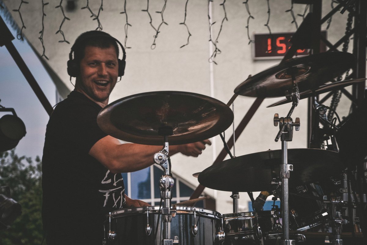 33 — это вам не какие-нибудь 32! С днём рождения, Альф!