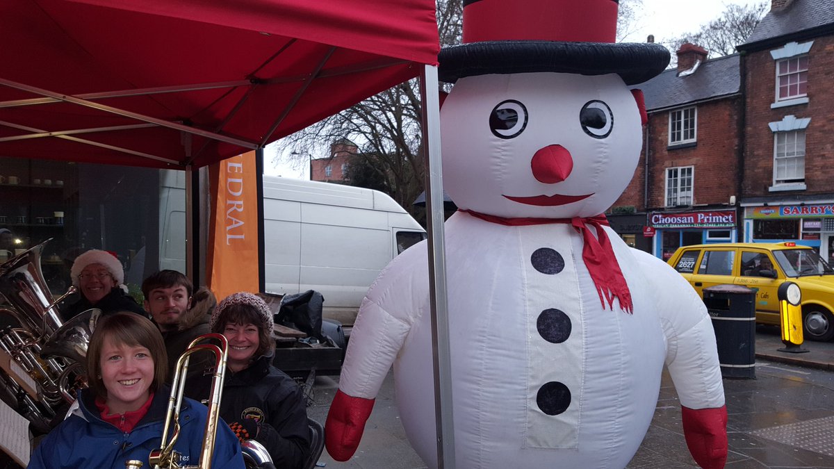 NewhallBand's tweet photo. @DerbyCQ  ...and Frosty joining in the band fun! https://t.co/3qe0feVSaF