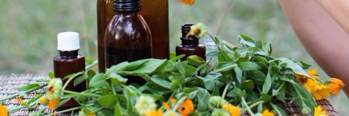 MoestuinHulp's tweet image. #DIY - #HOMEMADE - MAAK JE EIGEN GENEZENDE #TINCTUREN VAN DE KRUIDEN IN JE MOESTUIN   #Gezondheid #&amp;amp; #Geest oal.lu/vk0q2