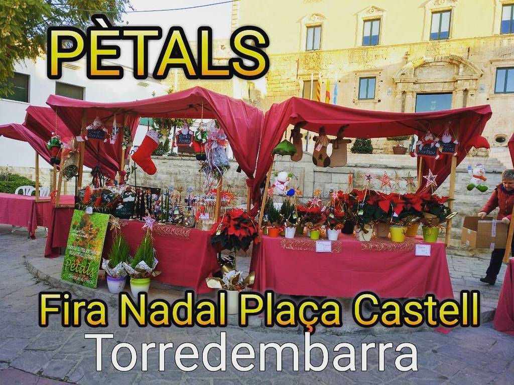 petalslatorre's tweet photo. FIRA NADAL TORREDEMBARRA !!
ESTEM A LA PLAÇA DEL CASTELL !! #firanadaltorredembarra  #nadal2017 #Torredembarra #torredembarra  #floristeriapètalstorredembarra #floristeriapetalstorredembarra #tw https://t.co/f1nplinO9w
