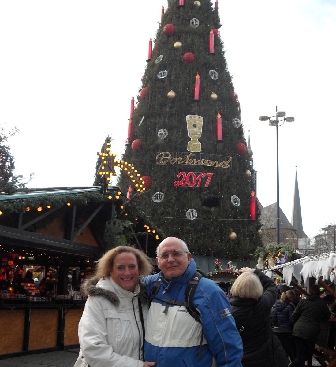 Fijne dag allemaal, samen genoten in Dortmund, wat een mooie stad en gezellige kerstmarkt. Nu op naar kerst....