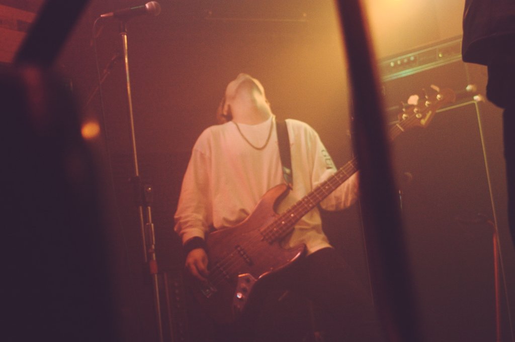 SHUN_ROCKBAND's tweet photo. すぐ泣いちゃったし、
最後までカッコいいライブは出来なかったかもしれない。
BindMILとBindMILの音楽が大好きでした。これからもそれは変わりません。
私はもっとカッコいいバンドを０から自分の手で作ります。約束です

今までたくさんの人にお世話になりました。本当に、ありがとうございました。 https://t.co/NcACst0Nfd