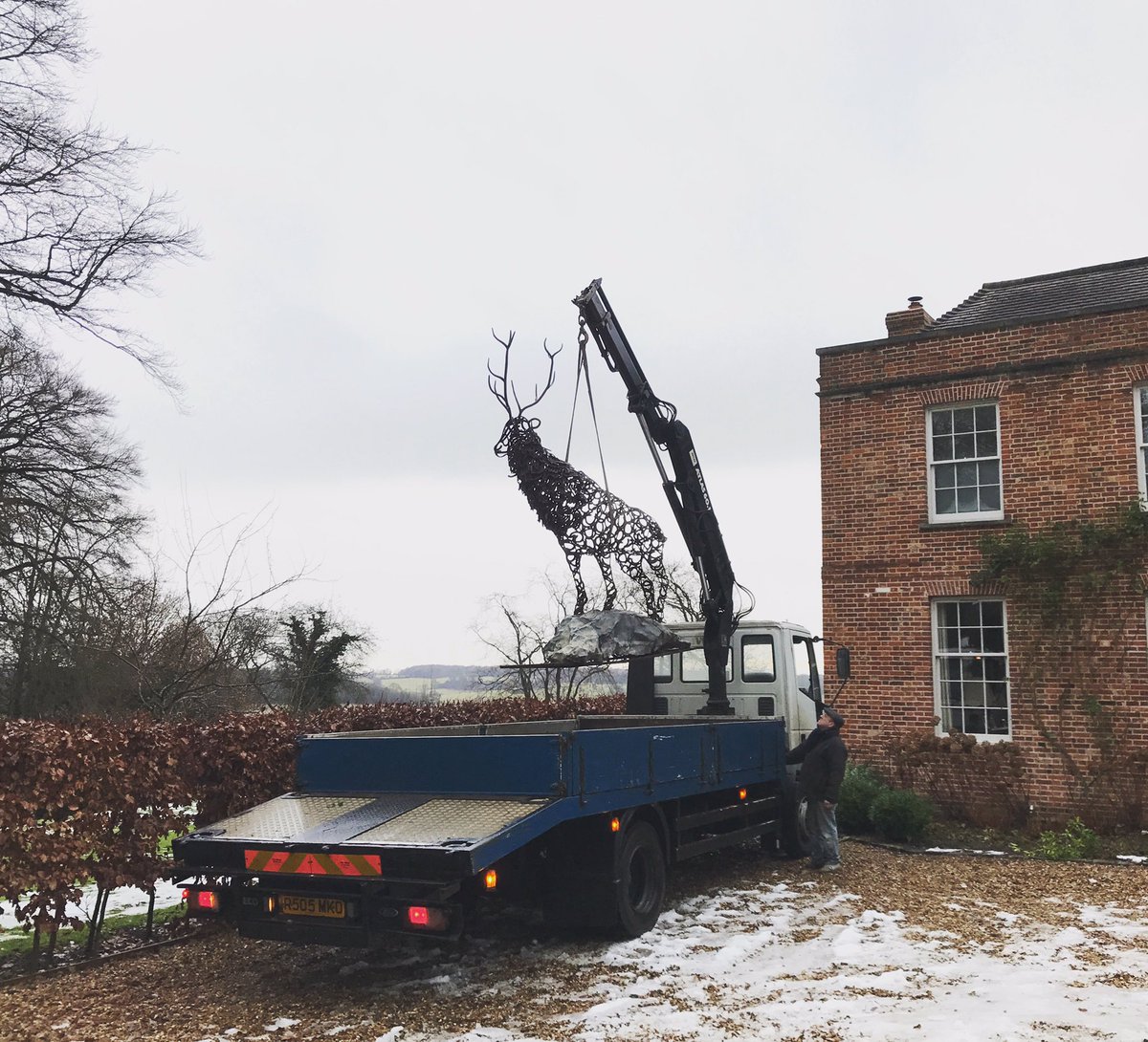 elliottoflondon's tweet photo. Yesterday's Sculpture delivery was our 'Watchful Stag' #Stag #Sculpture #CharlesElliott #ElliottofLondon #Hertfordshire #Buckinghamshire #Sculptor #Herts Stag Sculptures in stock now at https://t.co/Fm9ii3BZfx - All Commissions also welcomed 01494758896 https://t.co/xerAMLGYZb