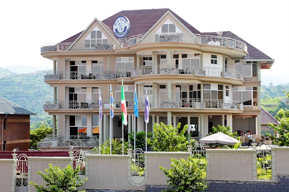 Claudenshim's tweet photo. #Burundi 
New Agena, Hotel Tulipe, Kangaroo Hotel day or night will make people feel #20thComesaSummit to be held in @MairieBujumbura 
@COMESA20th
@comesa_lusaka https://t.co/WqUuRtqWGy