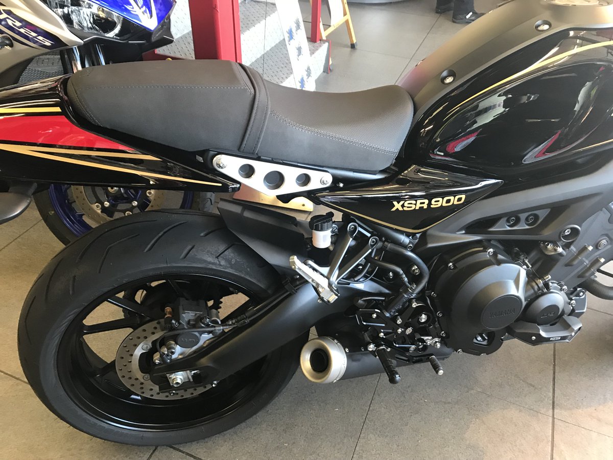 たかピ Xsr900 Fz1 中華製バックステップ すっごく安かったのですが おかげでコンちゃんが苦労したそうです ゴメンナサイ 乗ってみて感じたのは つま先乗りすると かかとがタンデムステップに当たる タンデムシートを独占してるシートバッグさんはステップ たかピ Xsr900 Fz1 中華製バックステップ すっごく安かったのですが おかげでコンちゃんが苦労したそうです ゴメンナサイ 乗ってみて感じたのは つま先乗りすると かかとがタンデムステップに当たる タンデムシートを独占してるシートバッグさんはステップ