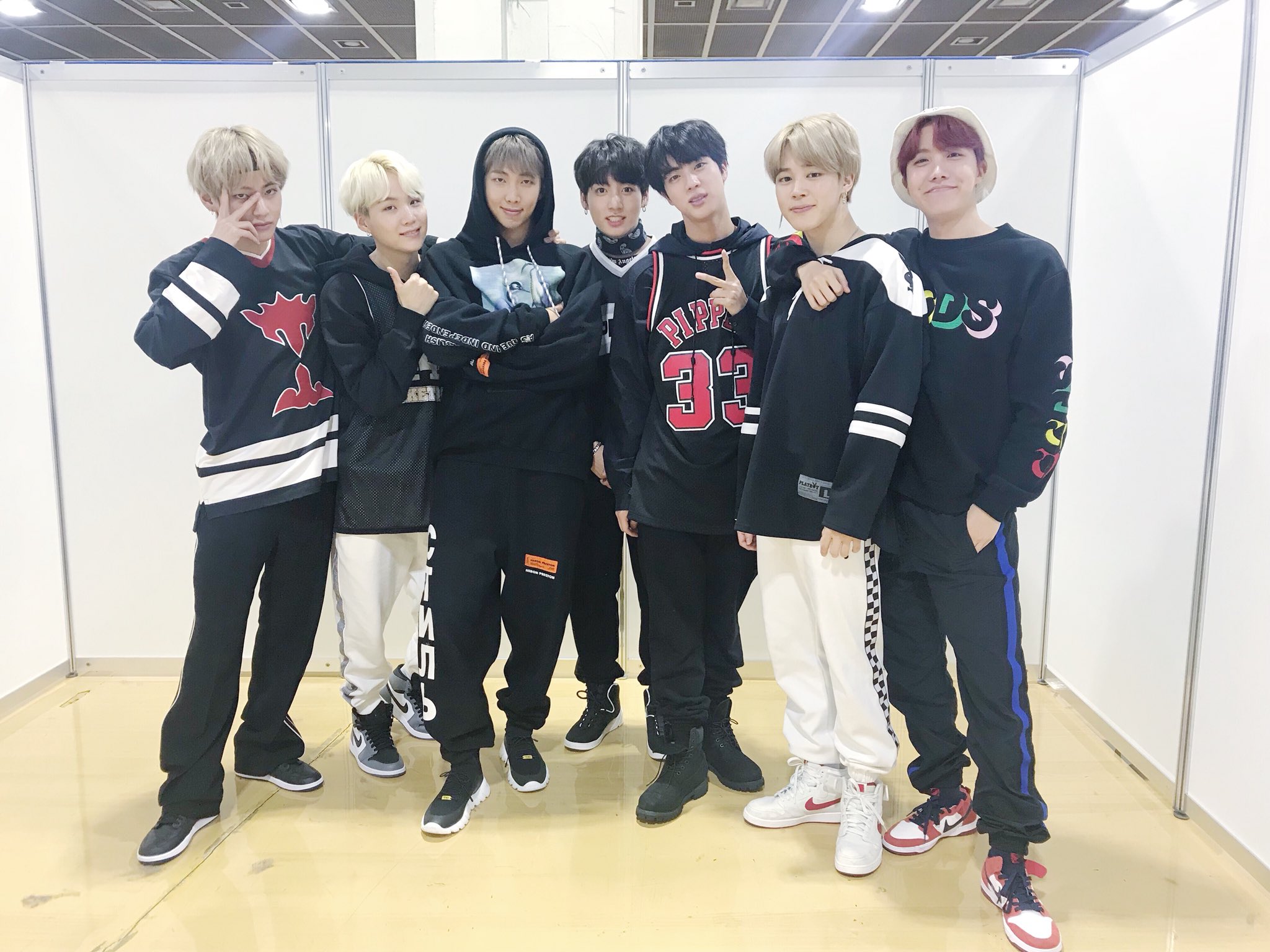 BTS シングルまとめ売り BTSメンバー本人画像オフィシャルライセンスグッズ販売決定