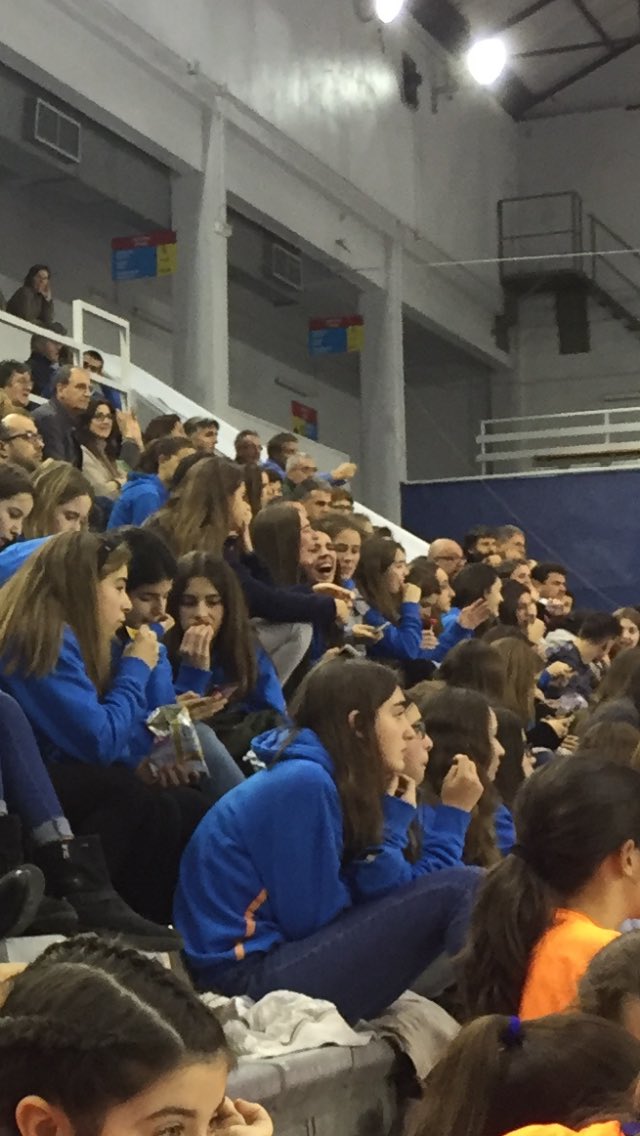 beraberasaski's tweet photo. Disfrutando del #basketfemenino de #LigaDIA con @donostibasket cerca de 200 socios de nuestro club ayer en el #gaska y ... una victoria más para el IDK 👏👏 que gran ambiente!! https://t.co/ZQ6COjdgW0