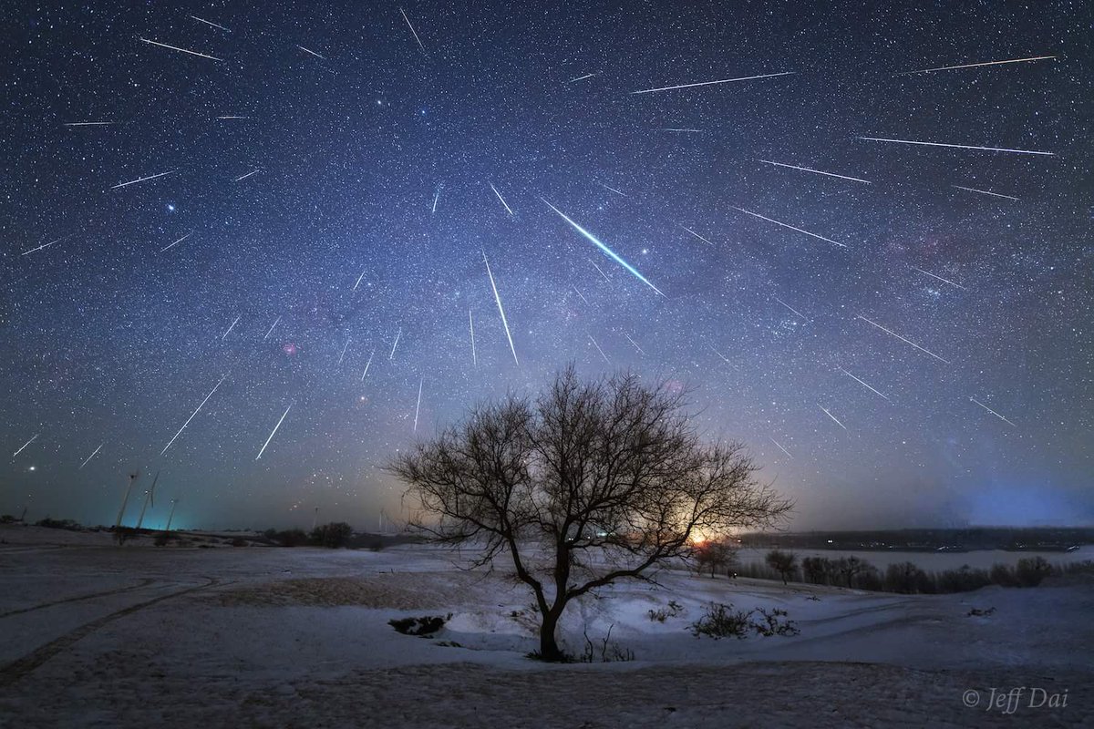 twanight's tweet photo. ©Jeff Dai, https://t.co/DZvtoIAMar
The view of #Geminid #MeteorsShower
from north-east of #China, Heilongjiang.
on December 13/14, 2017.
More details: https://t.co/u9LIUt5Hkn
#twanight #astrophotography #astronomy https://t.co/gyXewD7FQ4