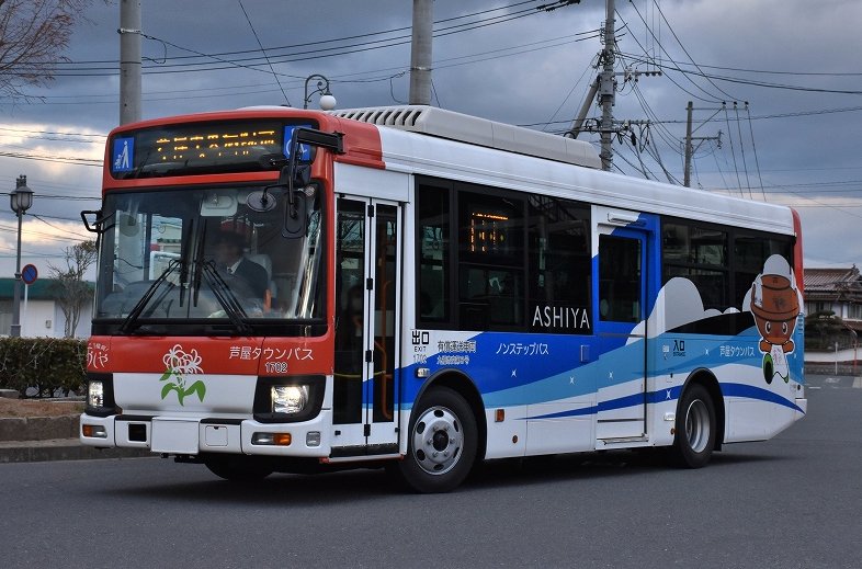 あ 周防 げ On Twitter 芦屋町タウンバスに中型新車が導入 市営の大型は日野だったし 多分日野 ちなみにミディも生きてました Https T Co Eejsivsgsb Twitter