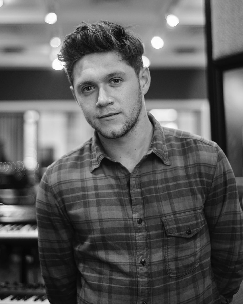NJHNEWS's tweet photo. sonnymccartney: New shoot of niallhoran for @spotify singles session recorded at @rakstudios https://t.co/BJDm4Ps844