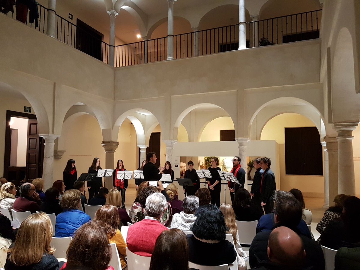 ethyssenmalaga's tweet photo. Compartimos algunas imágenes del concierto de ayer en #PatiodeColumnas @thyssenmalaga
https://t.co/adYvgm2jaH https://t.co/LtzWQj4mEI