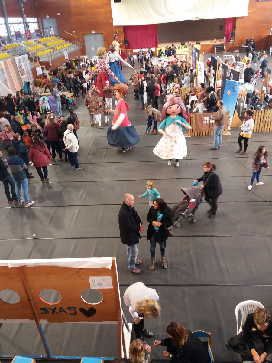 ambulancat's tweet photo. Any rere any donant suport a @la_marato. Aquest cop #malaltiesinfeccioses, a #firaentitats de #guissona, @ambulancat explica què és la sèpsia.
https://t.co/1PlcqaGimK
#LaMaratóTV3 #sepsibilitzat https://t.co/pMka0O8nhg