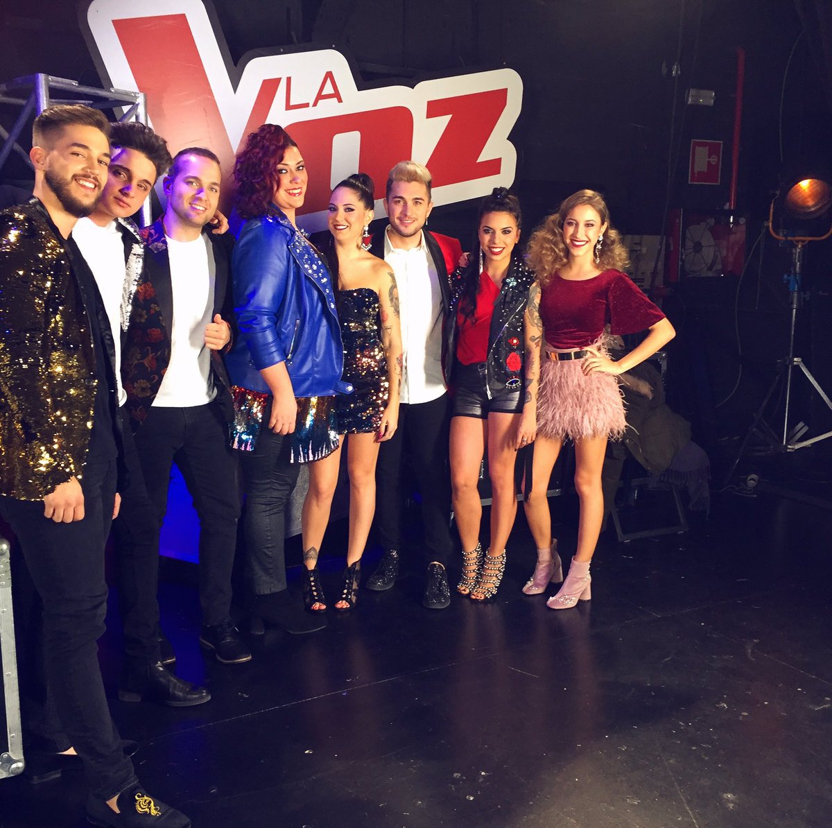 No hay nada más hermoso que unir a personas con los mismos sueños y ambiciones y poder vivir junto a ellos de estos momentos.
Ellos me hacen crecer!
El mejor premio🏆
<a href="/elena_alberdi/">Elena Alberdi</a> @laurarubio_music @albagil___ @charogimenezlavoz @carlosvm__lavoz <a href="/gabri/">Gabriele</a>.dello <a href="/pedrohlavoz/">Pedro H. La Voz</a>