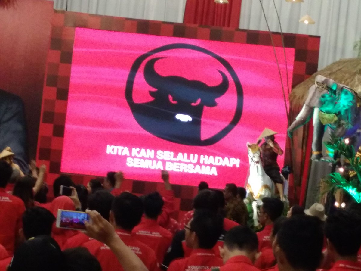 GesuriID's tweet photo. Pergerakan politik akan berarti bagi rakyat ketika kita menggerakkan ekonomi gotong royong dan ekonomi kreatif (Hasto Kristiyanto) #PDIPerjuangan #RakyatStrong @PDI_Perjuangan @PDIP_Bali @PDIP_Online https://t.co/VCVFckamuj