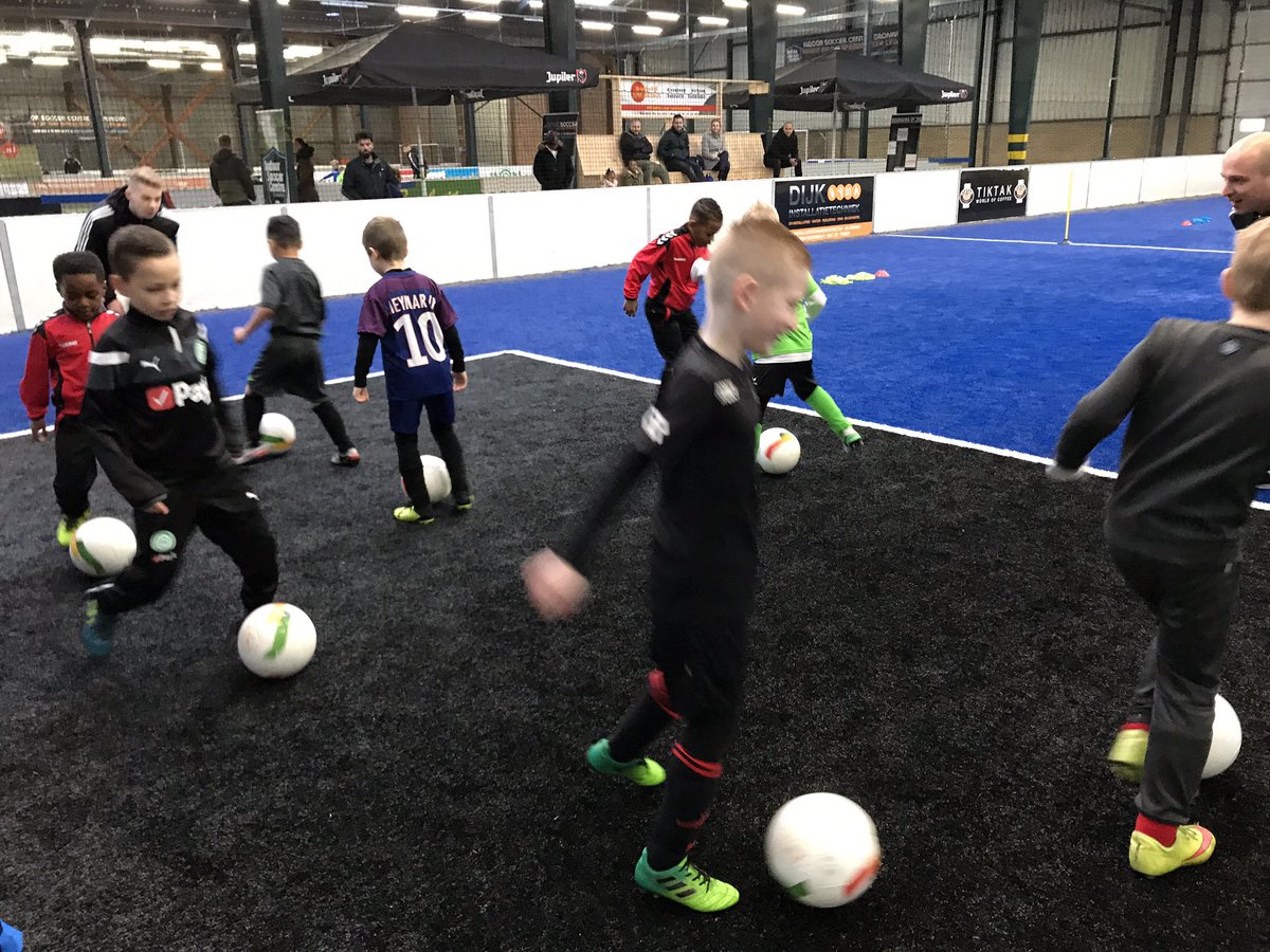 De Voetbalschool tweet media