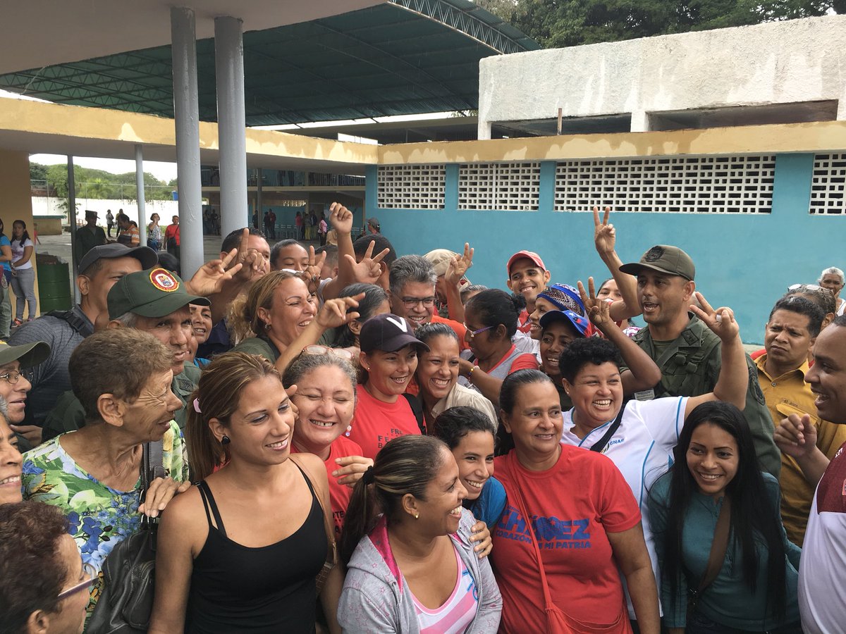 JauaMiranda's tweet photo. EL SOL DE LA VICTORIA. https://t.co/2yVbLNGPX9 La conciencia, la organización y la movilización del pueblo son la plataforma de la victoria de la paz en nuestra Patria. Hoy 17 de diciembre de 2017, decimos desde el alma ¡Viva Bolívar! Rumbo al 2030! https://t.co/HXLg2rmtSC
