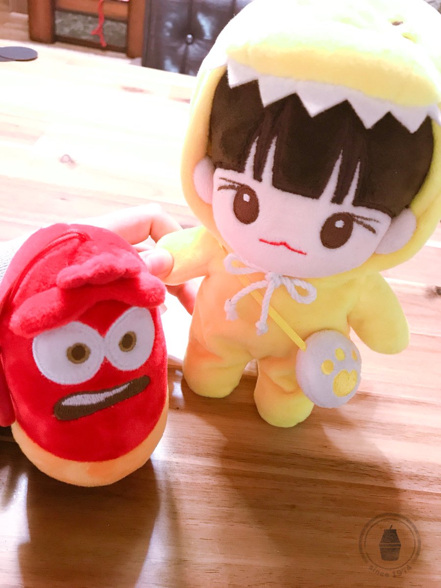 0924_1990_v's tweet photo. 요즘 업데이트가 늦어지고 있는것 같아서 죄송합니다😭 태래곤 안경낀 모습만 보여드리는것 같아 오늘은 안낀 모습으로~😊 https://t.co/cmPEFBnBIw