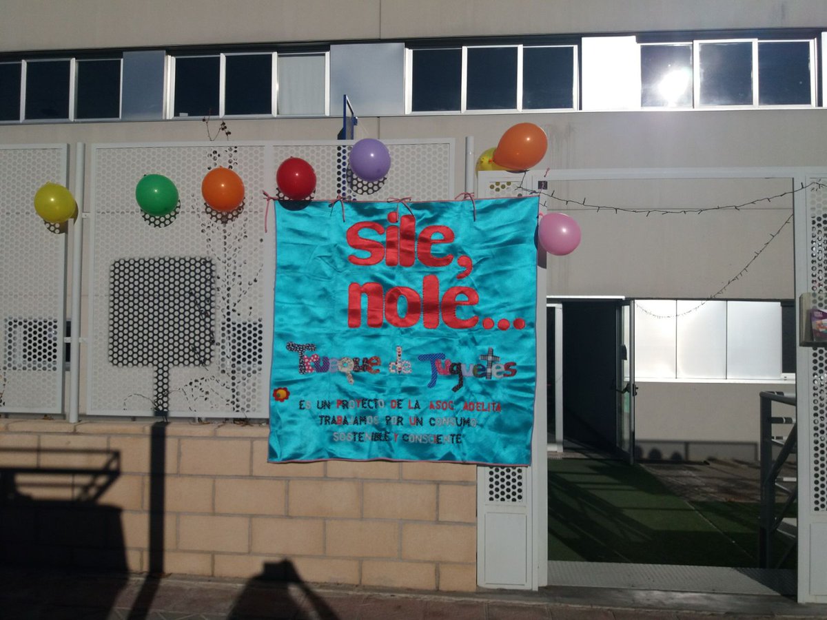 SileNoleTrueque's tweet photo. ¡Arrancamos la 8 edición del #festival Sile, Nole! Hoy estaremos de 11h a 19h con el #trueque de #juguetes en el Espacio Cultural Las Tablas (Madrid). ¡Os esperamos! #FelizDomingo #ConsumoResponsable #reciclaje #niños #guia #ocio #familia #madres #padres #madrid https://t.co/cnmbZRY7UI