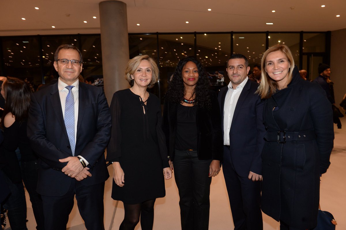 AgnesEvren's tweet photo. A la Seine Musicale hier soir pour soutenir nos meilleurs boxeurs tricolores 🇫🇷 avec @vpecresse @FlesselLaura @karampatrick . @TonyYoka face au belge Ali Baghouz laminé en seulement deux rounds ! En route pour le titre mondial #TonyYoka #LaConquete #3eRound https://t.co/wxv0VQ8lcv