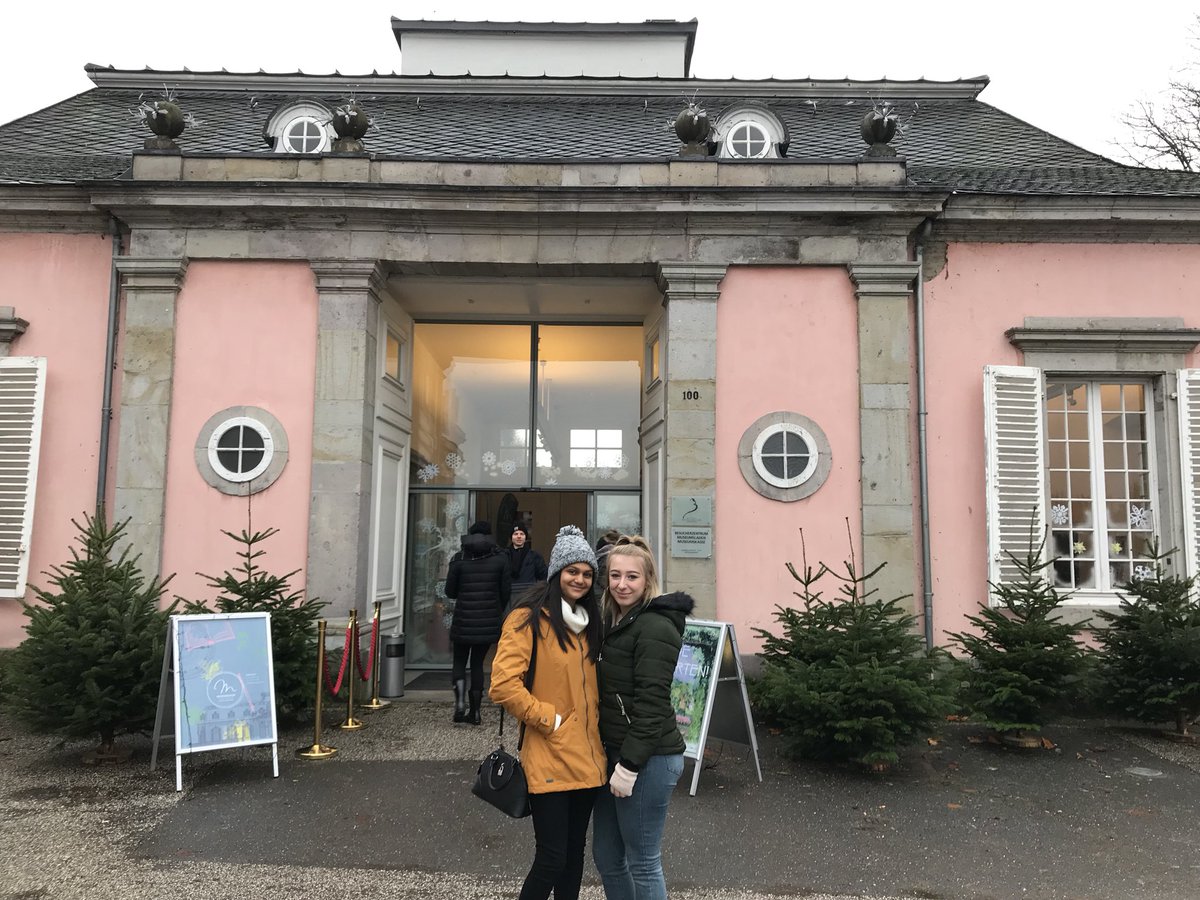 DHSfG_SixthForm's tweet photo. Fabulous morning at Schloss Benrath. @DHSfG_SixthForm @DurhamHighSch #Dusseldorf2017 https://t.co/f9O6hylHzg