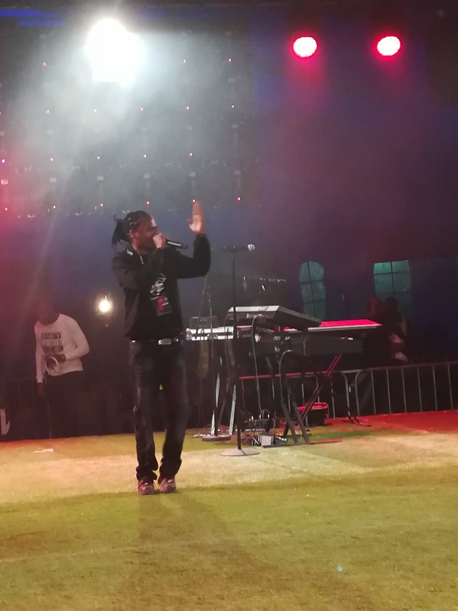Kenn_Muturi's tweet photo. @juacaliGenge is a true performer. Always on point and the fans love him. He gives his all when given a chance. He is the r true definition of a legend. We appreciate you Sir. Much respect
#GuinessFrontRowFan
#ThierryHenryinKenya https://t.co/gqyU110nHJ