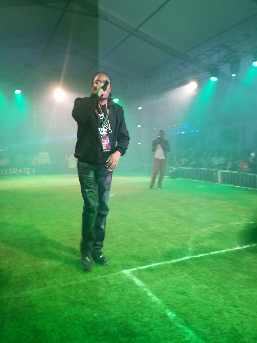 Kenn_Muturi's tweet photo. @juacaliGenge is a true performer. Always on point and the fans love him. He gives his all when given a chance. He is the r true definition of a legend. We appreciate you Sir. Much respect
#GuinessFrontRowFan
#ThierryHenryinKenya https://t.co/gqyU110nHJ