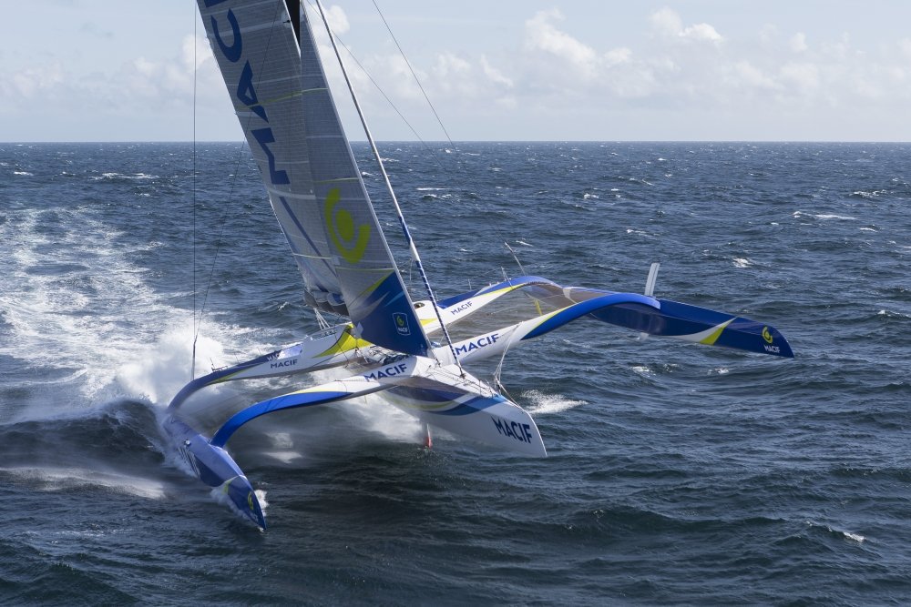 Flowieck's tweet photo. "Un record est fait pour être battu, là il est pulvérisé"
Tout est dit !
Il y a plus de personnes qui ont été dans l'espace que de personnes ayant fait le tour du monde en solitaire, cela reste un incroyable exploit ! 🥂🍾
Bravo @francoisgabart !
#RecordTourDuMonde
#Extramerestre https://t.co/CoVN0Ng5Qz