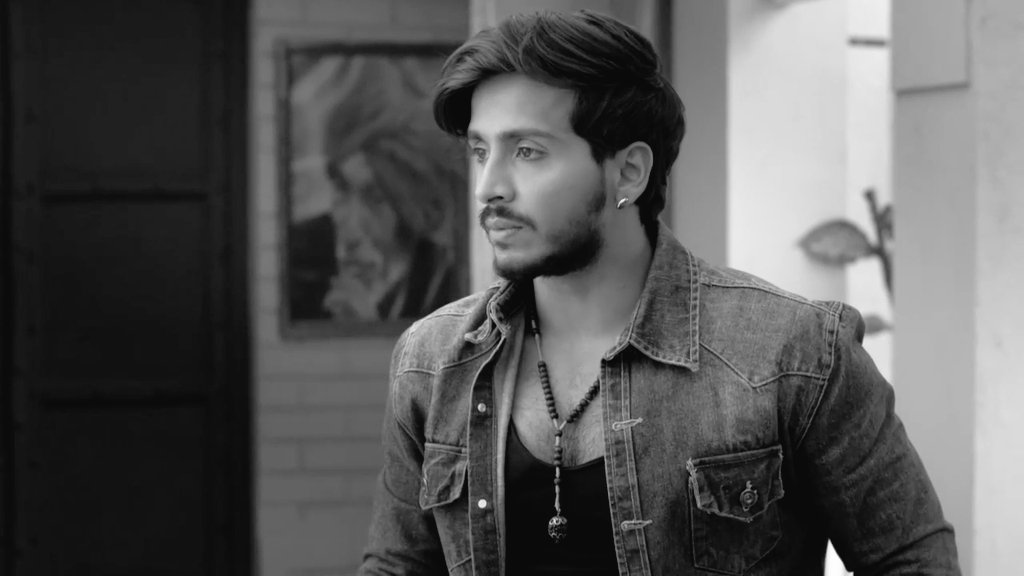 amirthalakshmi3's tweet photo. I Vote #ParamSingh for Ghulaam #TVPersonality2017 @SabrasRadio @BizAsia @RajBaddhan @8paramsingh 

Classy!!!!!!!! https://t.co/zwTM0oeSGZ