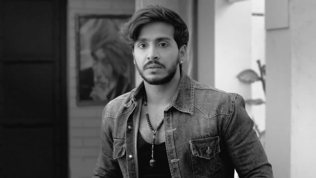 amirthalakshmi3's tweet photo. @RajBaddhan I Vote #ParamSingh for Ghulaam #TVPersonality2017 @SabrasRadio @BizAsia @RajBaddhan @8paramsingh 

Param😍❤ https://t.co/zuep1qN7Lp