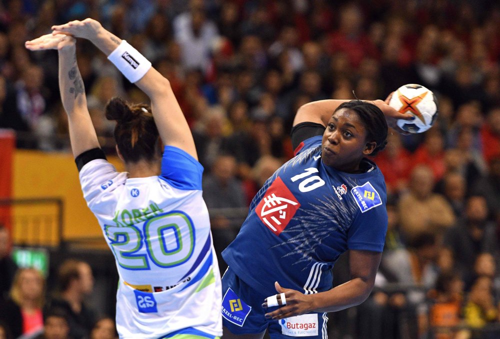 Vaincre la montagne norvégienne pour décrocher le Graal ! Allez les Bleues ! Suivez en direct la finale du mondial de #Handball sur <a href="/TF1/">TF1</a> et #WomenSports Présentation de cette rencontre historique ici :  womensports.fr/vaincre-la-mon…