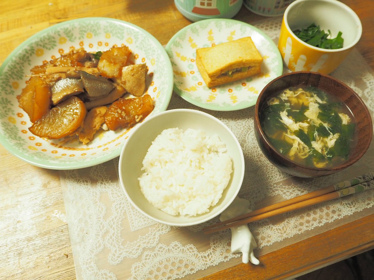 りんごぱい Twitter પર きのう何食べた 2巻10話後半の献立を再現して見ました この時期食べたくなりますよねぇ ぶり大根 ʖ そういえば去年の今頃もホク飯の再現でぶり大根つくってたような きのう何食べた 再現料理 漫画飯