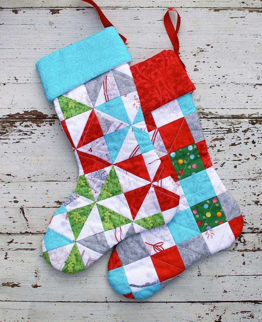 PatchCreatures's tweet image. Casi no me da tiempo a terminar la decoración navideña, pero este fin de semana colocamos los últimos detalles #stocking #calcetines #decoracionnavideña #patchwork ift.tt/2k6a3V3