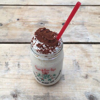 lesdeuxamies's tweet photo. ** XMAS MILKSHAKE **
Shake your Sunday with a pretty milkshake ! Come in our Croydon shop to discover all the options 😉 
 #cacao #xmas #christmas #christmaspirit #sundaymood #weekend  #instagood  #sundaytreat #lesdeuxamies #crepebar #crepes  #makeyourown #londonfood #boxpark https://t.co/jQlHPm4tRg